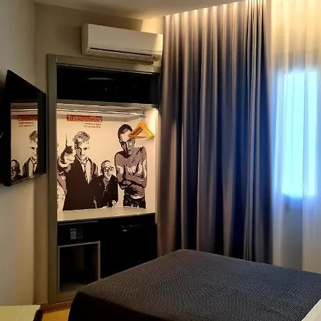 Paula Films Collection 2* מרידה